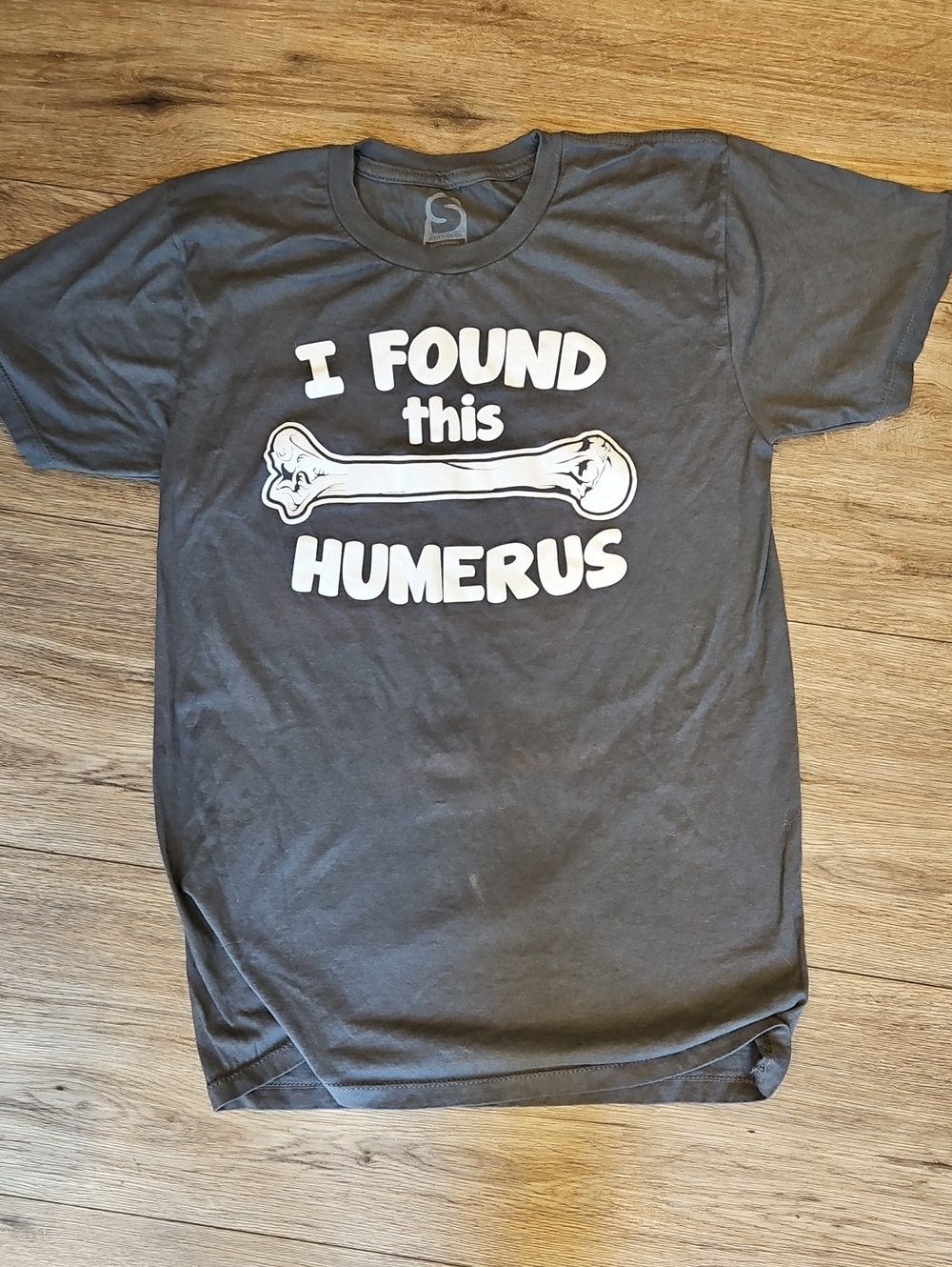 I Found This Humerus Graphic T-Shirt - Gray